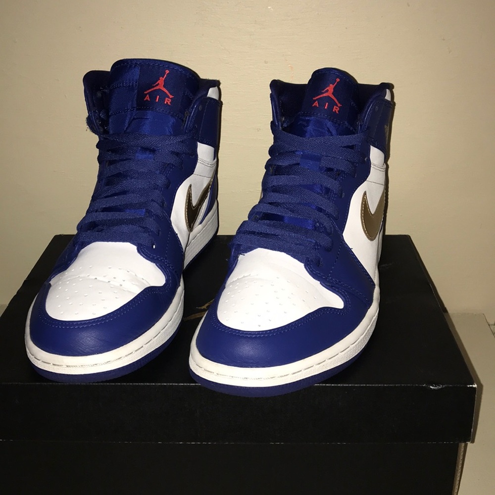 Jordan Retro 1 Gold Medal